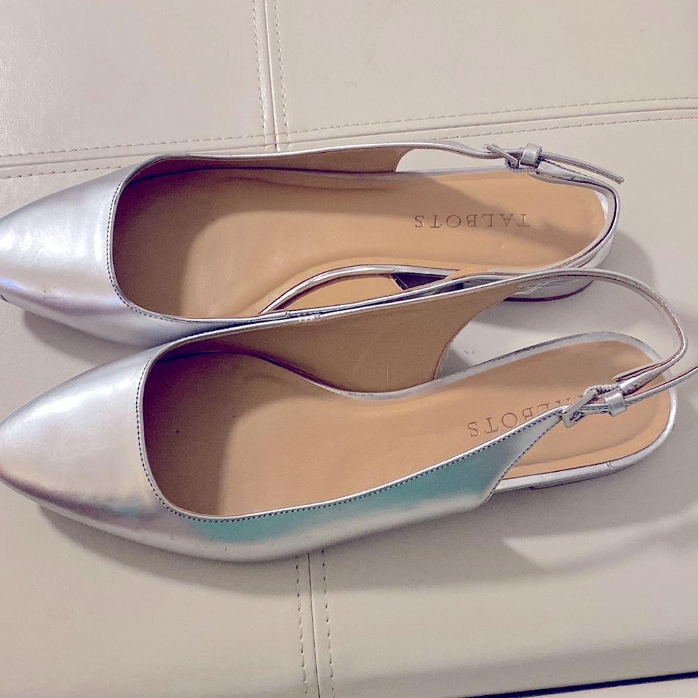 Talbots  Silver Women's Genuine Leather Sling backs 9-1/2 M - Picture 3 of 10